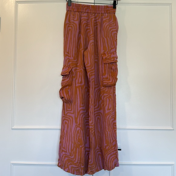 Urban Outfitters UO Sophie Pink Wavy Print Pull On Cargo Pants Size XS - Picture 6 of 14
